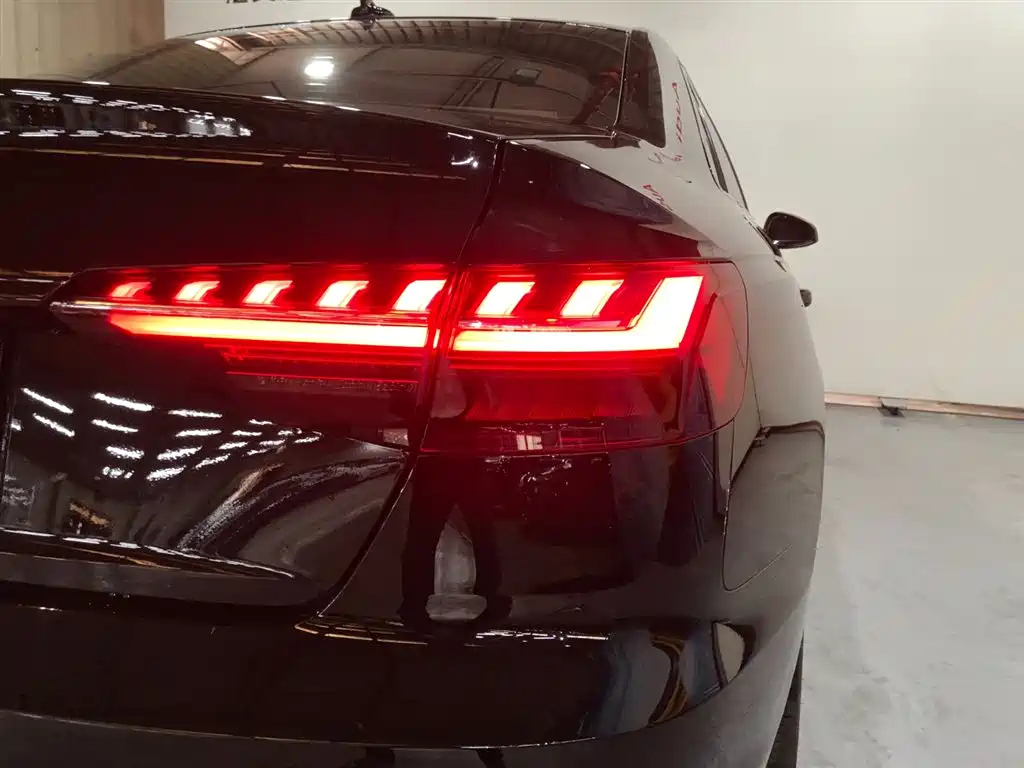 AUDI A4L 2022
