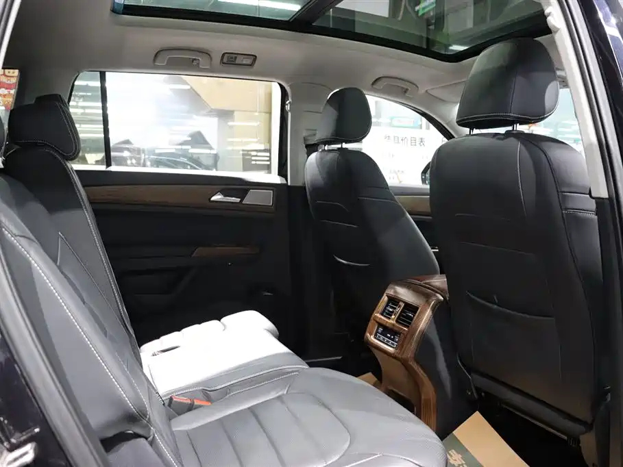 VOLKSWAGEN TOURAN 2021