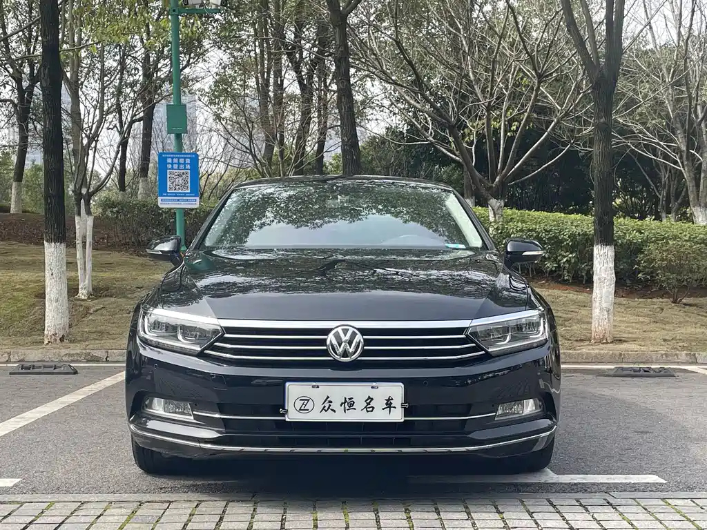 VOLKSWAGEN MAGOTAN 2020