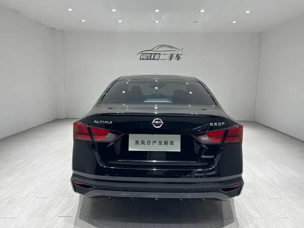 NISSAN TEANA 2022