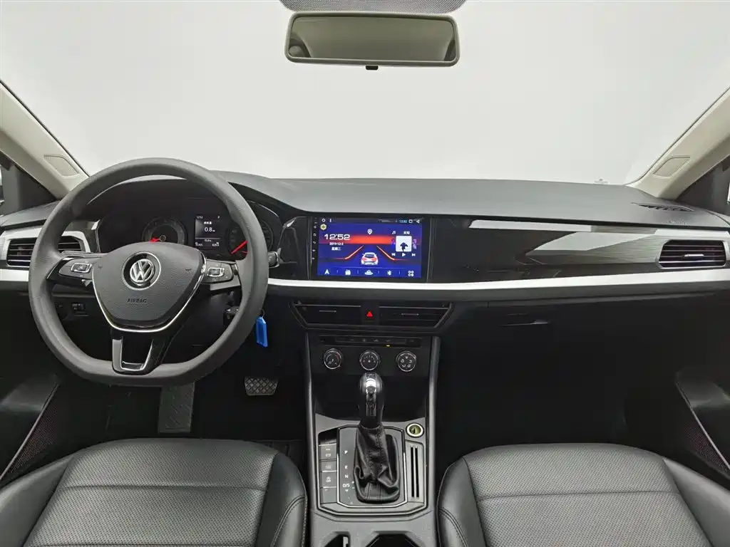 VOLKSWAGEN LAVIDA 2021