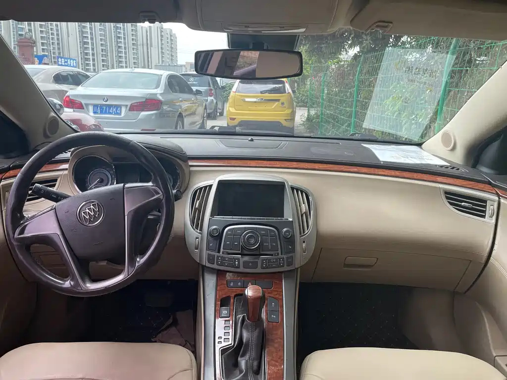 BUICK LACROSSE 2011