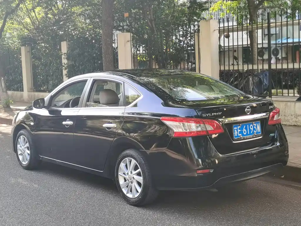 NISSAN SYLPHY 2013
