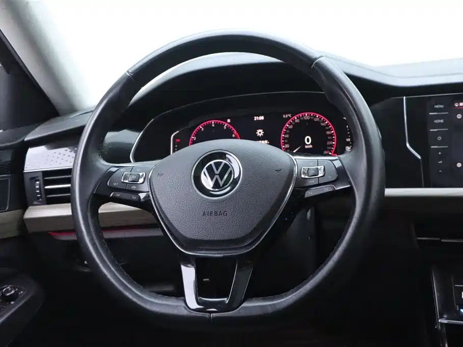 VOLKSWAGEN PASSAT 2021