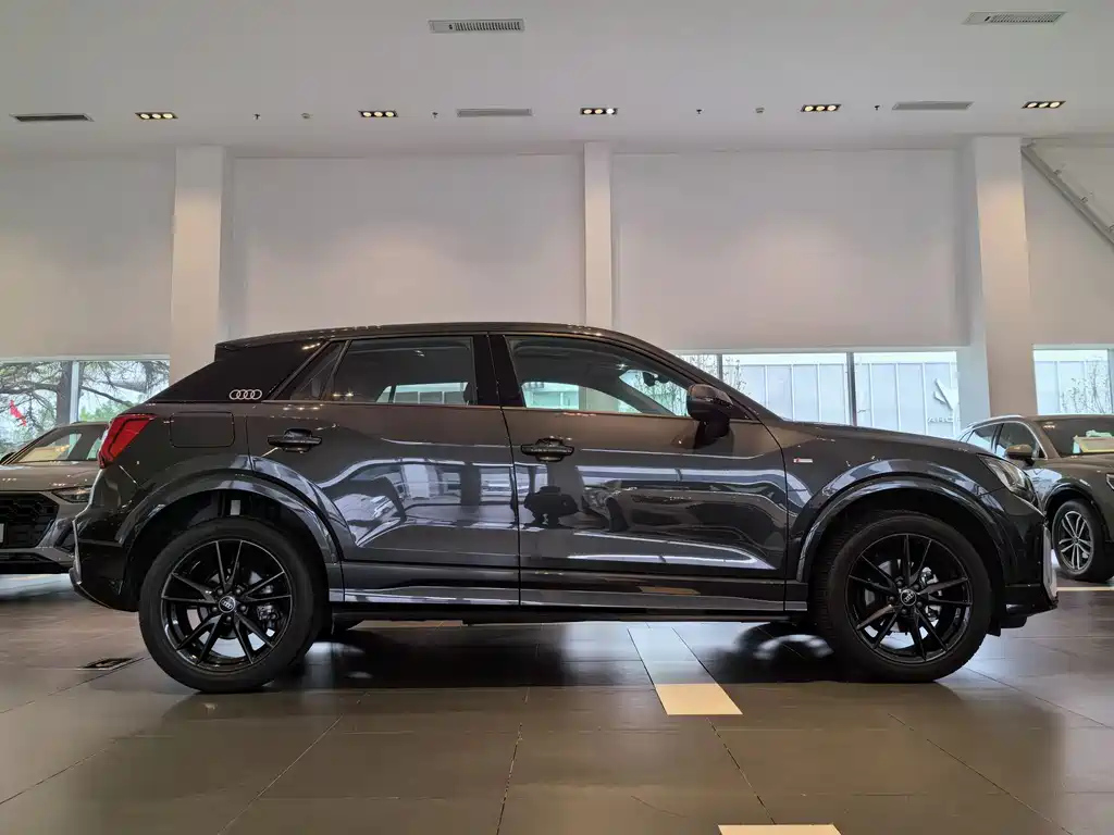 AUDI Q2L 2023