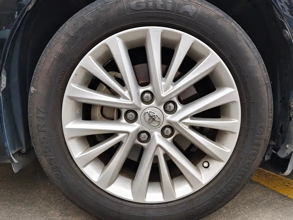 TOYOTA CAMRY 2016