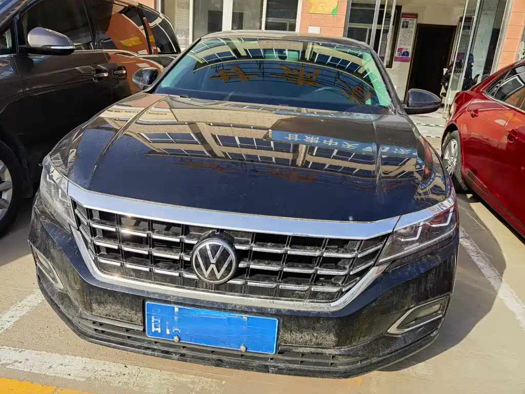 VOLKSWAGEN PASSAT 2023