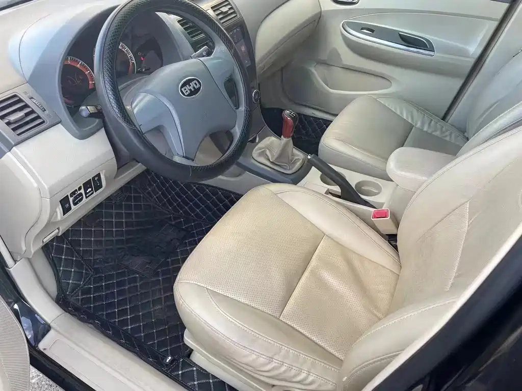 BYD L3 2013