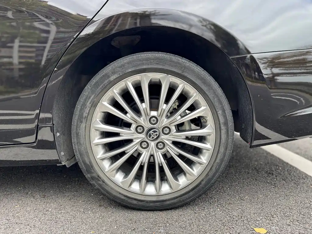 TOYOTA AVALON 2019