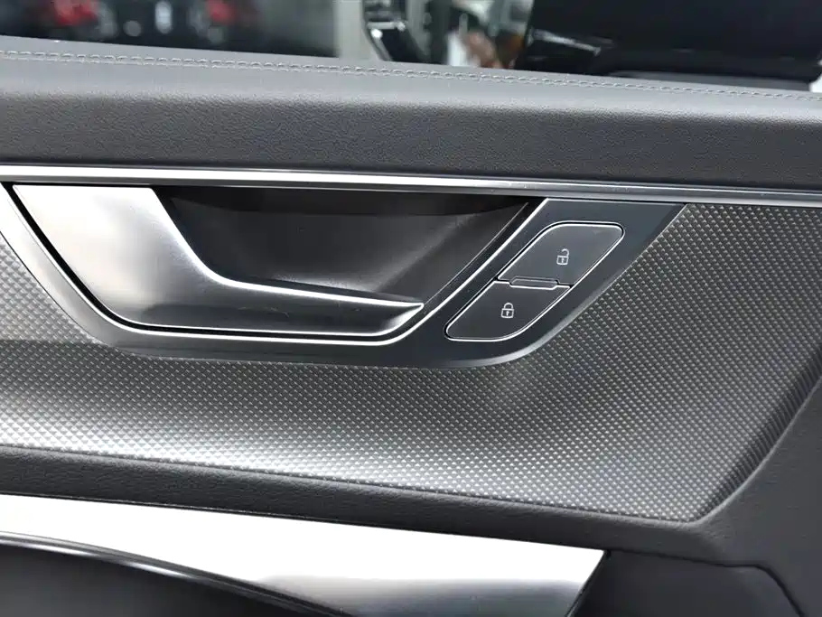 AUDI A6L 2023