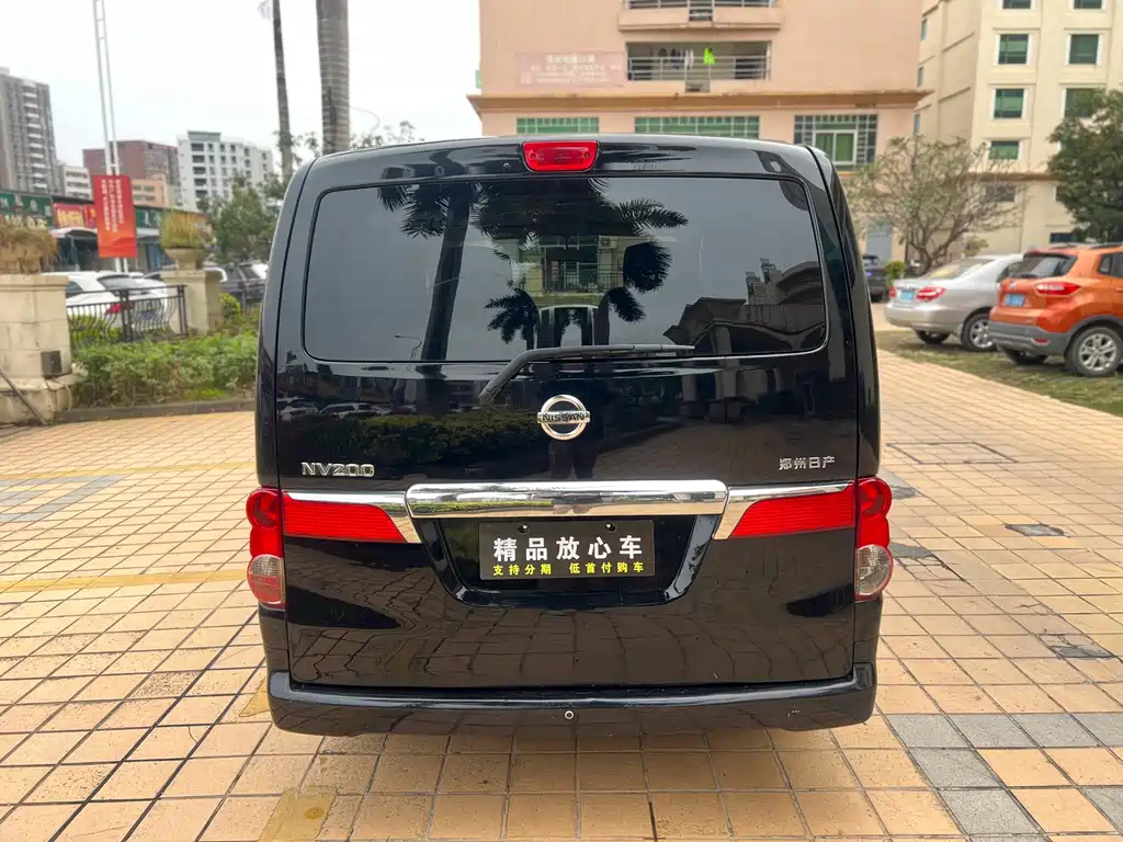NISSAN NV200 2015