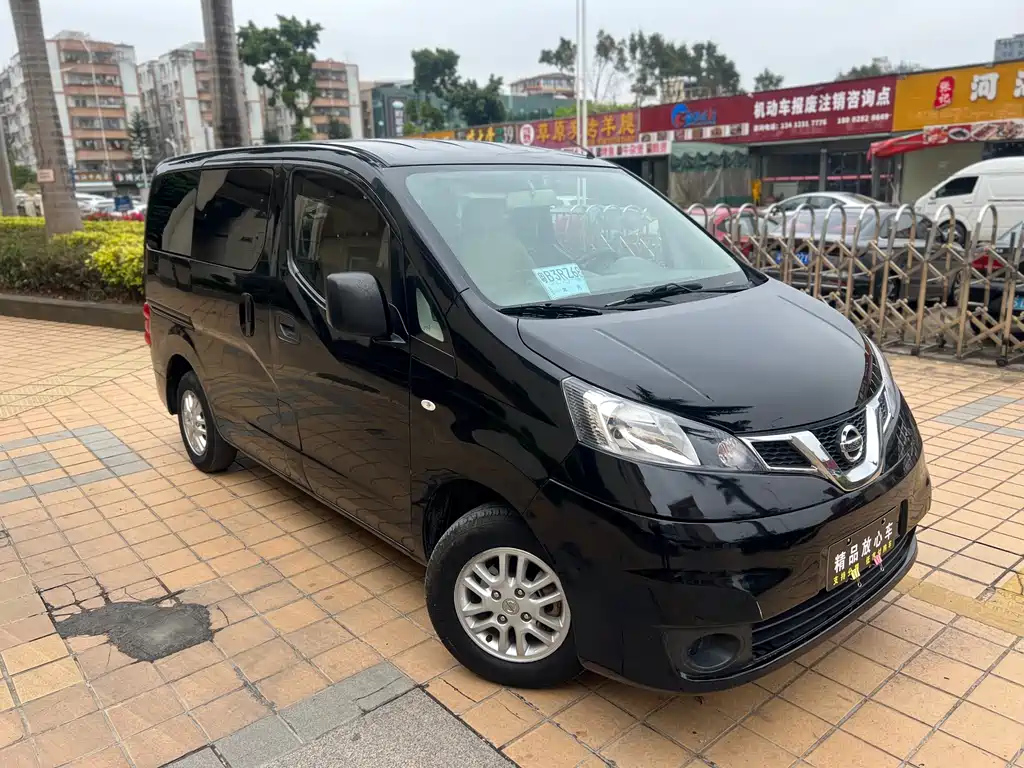 NISSAN NV200 2015