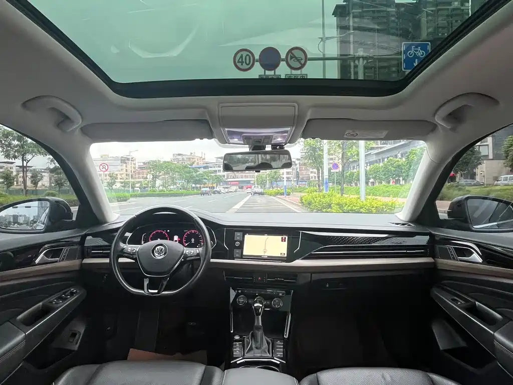 VOLKSWAGEN PASSAT 2020