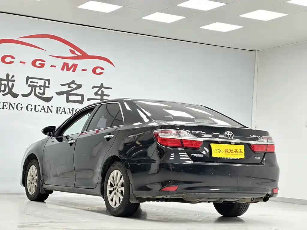 TOYOTA CAMRY 2016