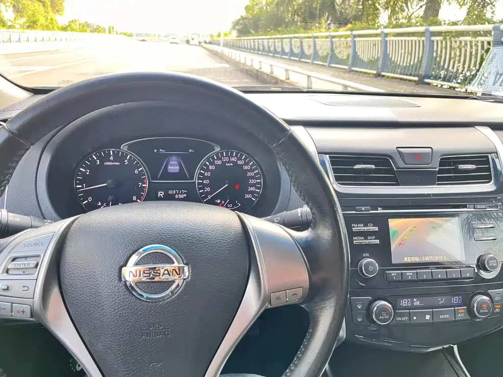 NISSAN TEANA 2016