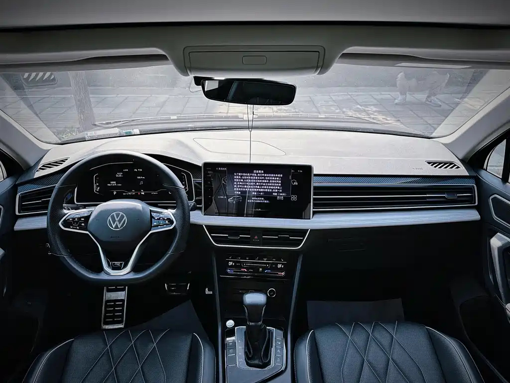 VOLKSWAGEN TIGUAN L 2023