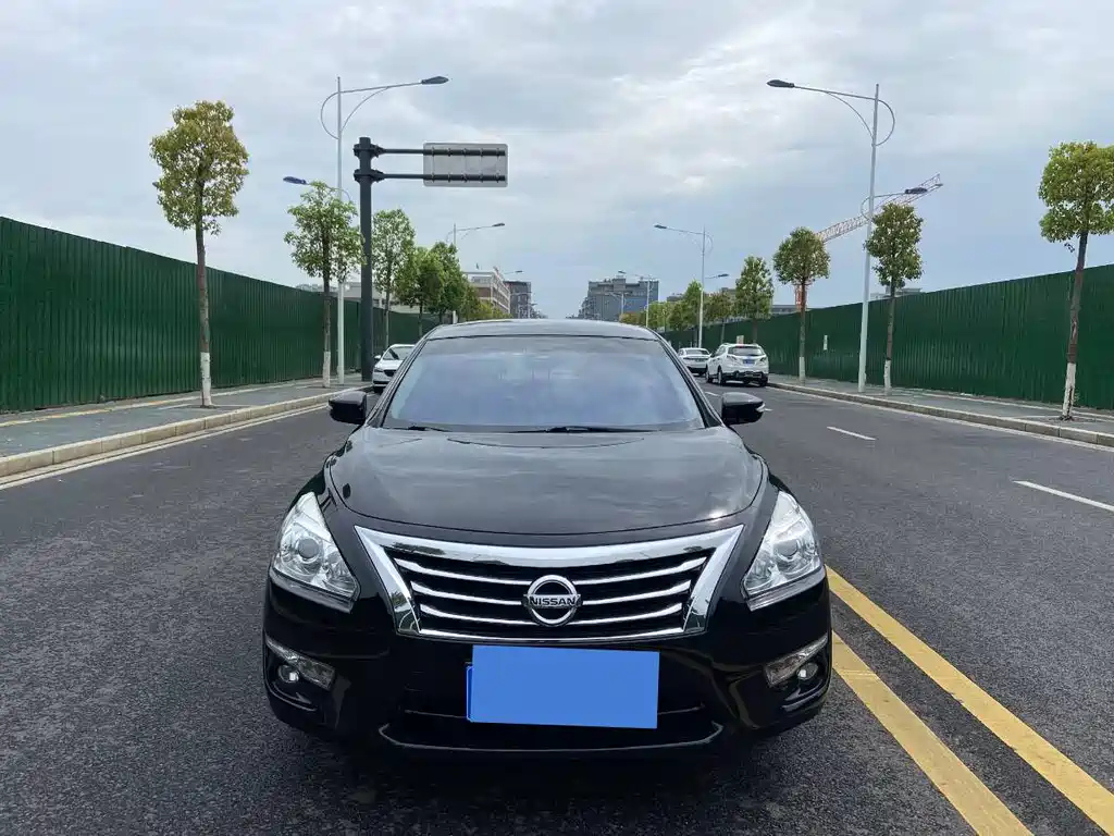 NISSAN TEANA 2015