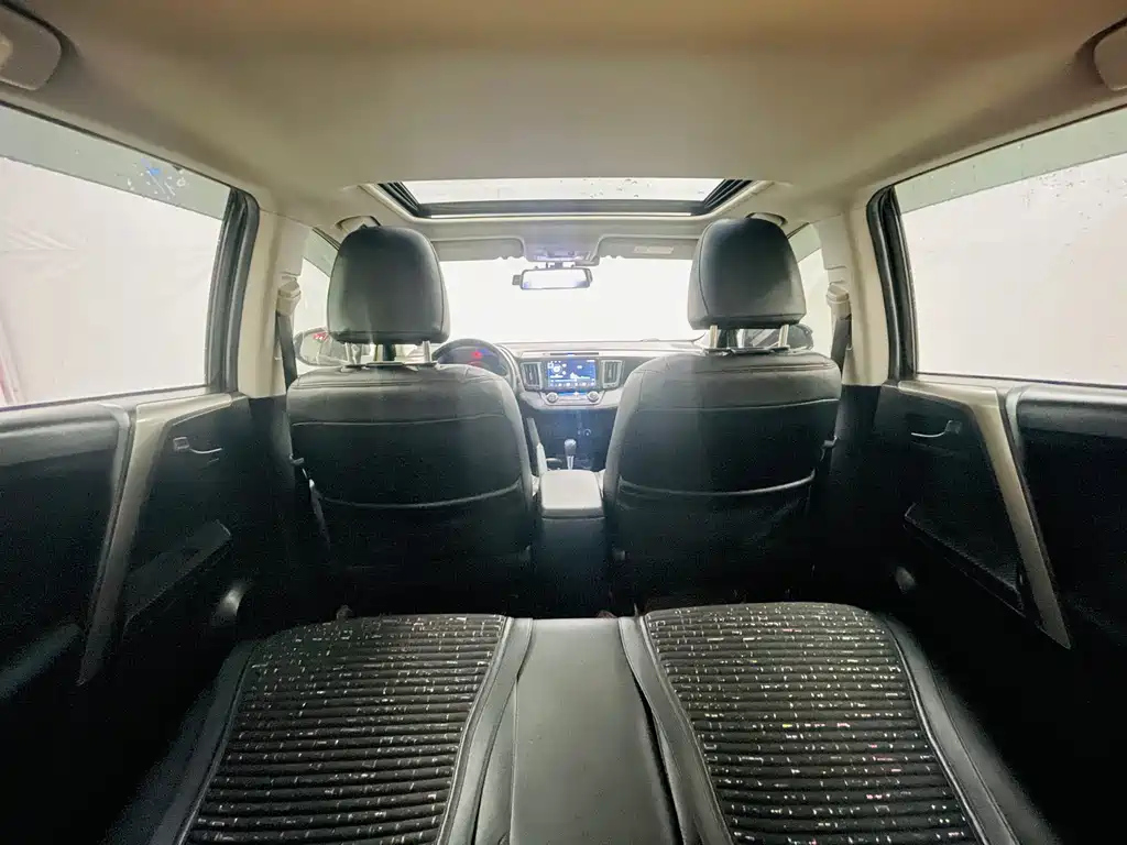 TOYOTA RAV4 RONGFANG 2015