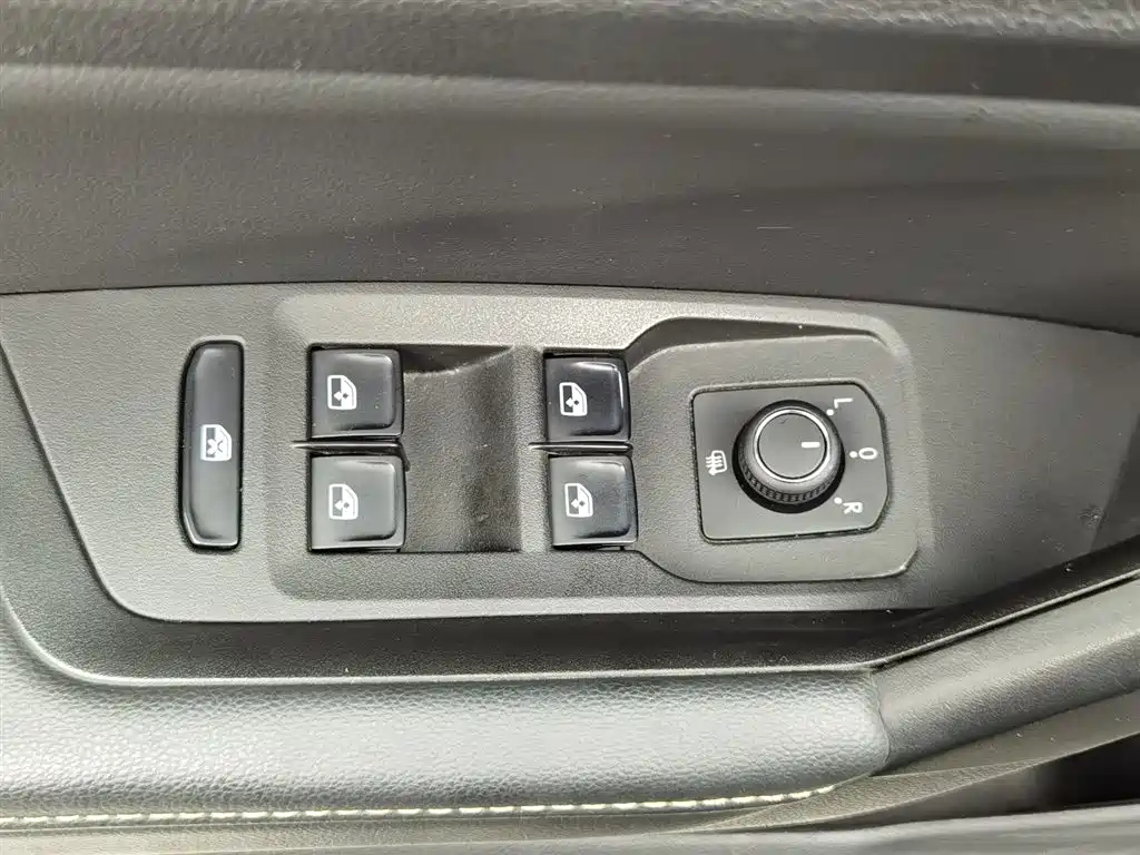 VOLKSWAGEN LAVIDA 2022