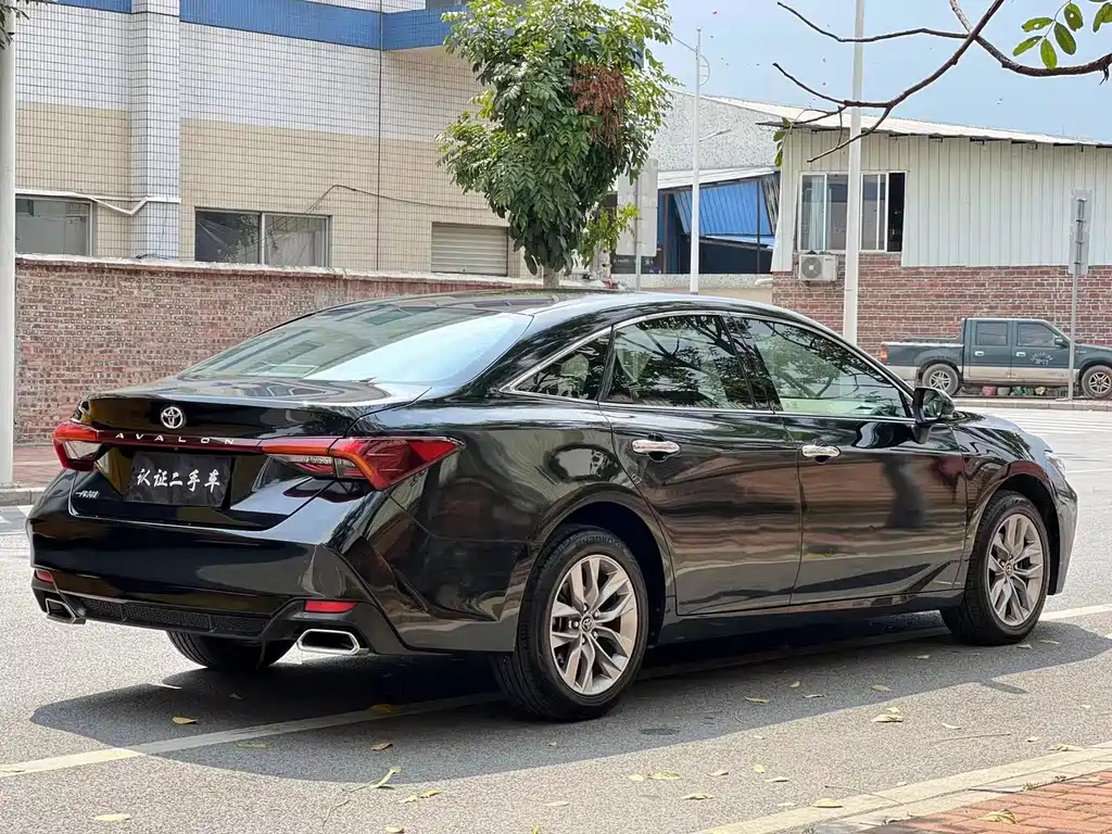 TOYOTA AVALON 2019