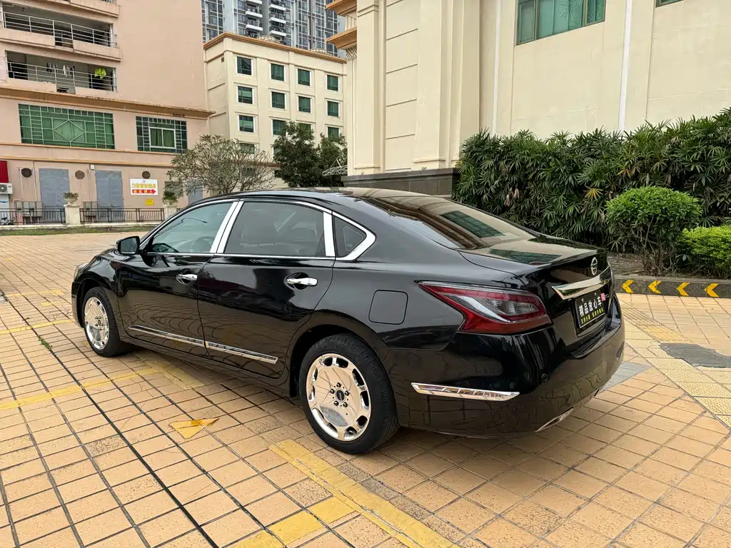 NISSAN TEANA 2015