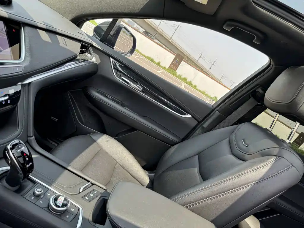 CADILLAC XT5 2022