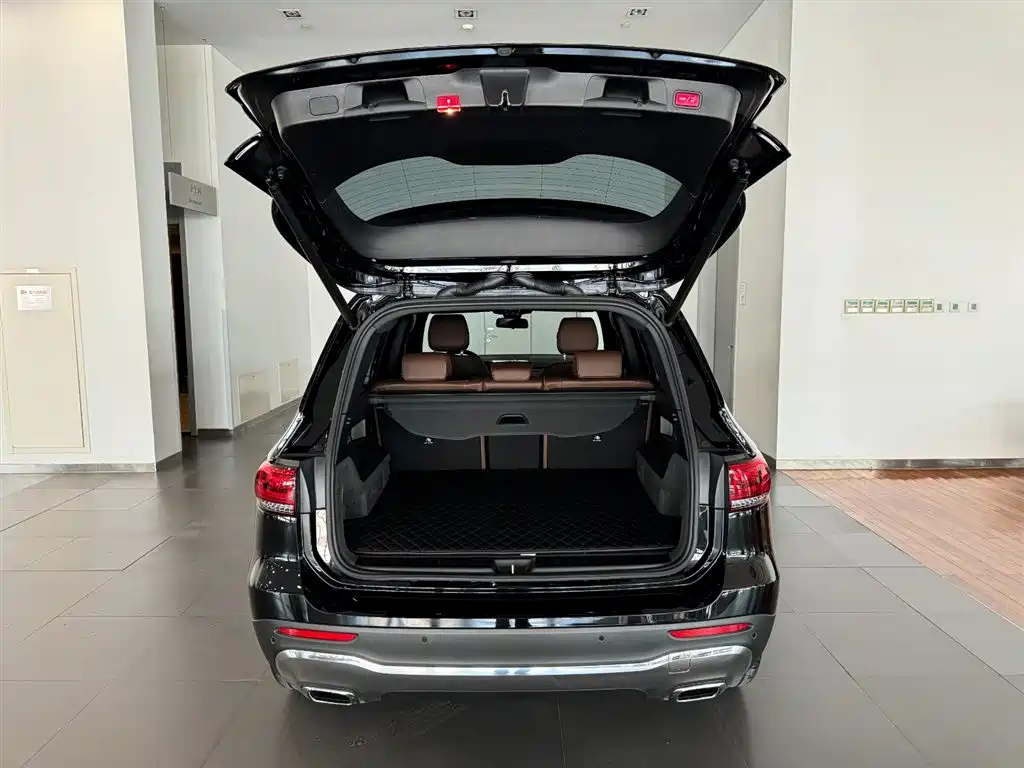 MERCEDES BENZ GLB 2023