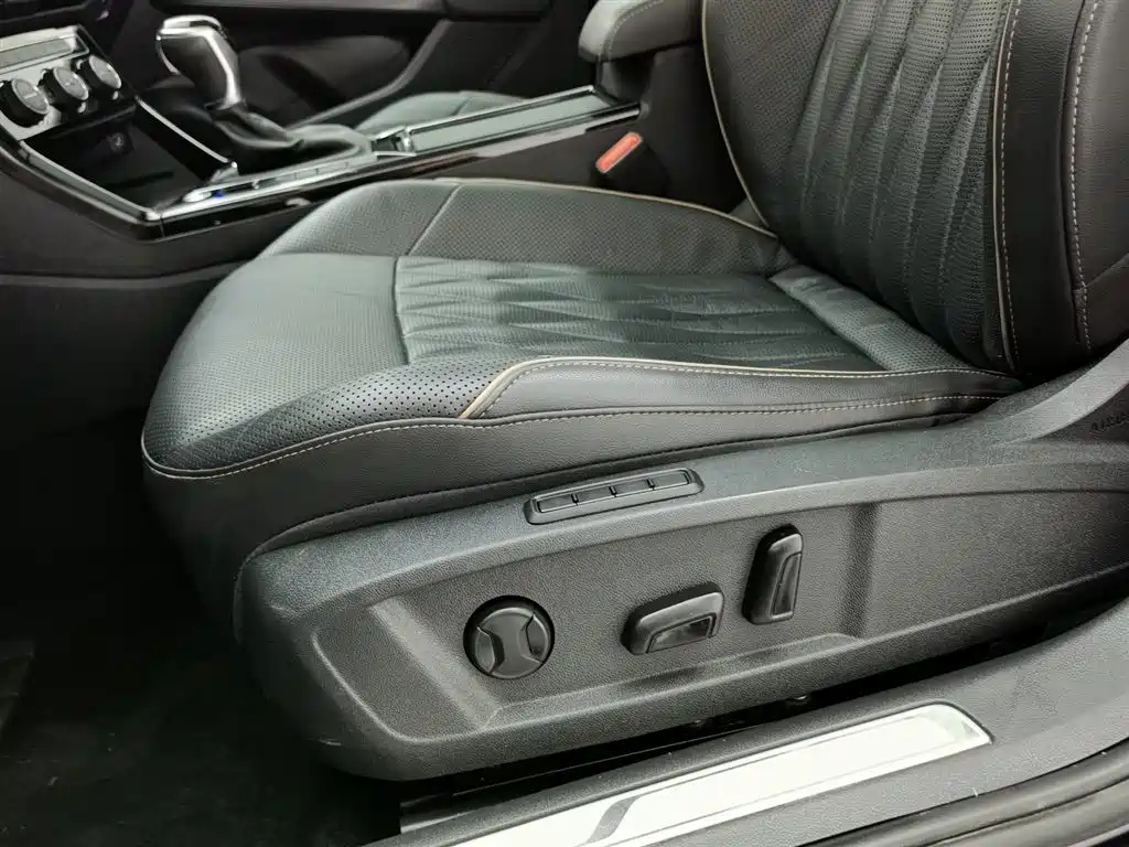 VOLKSWAGEN PASSAT 2019