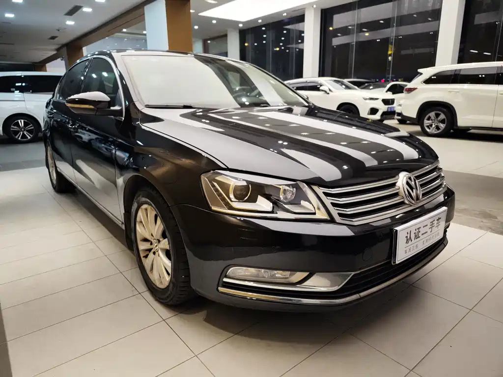 VOLKSWAGEN MAGOTAN 2013