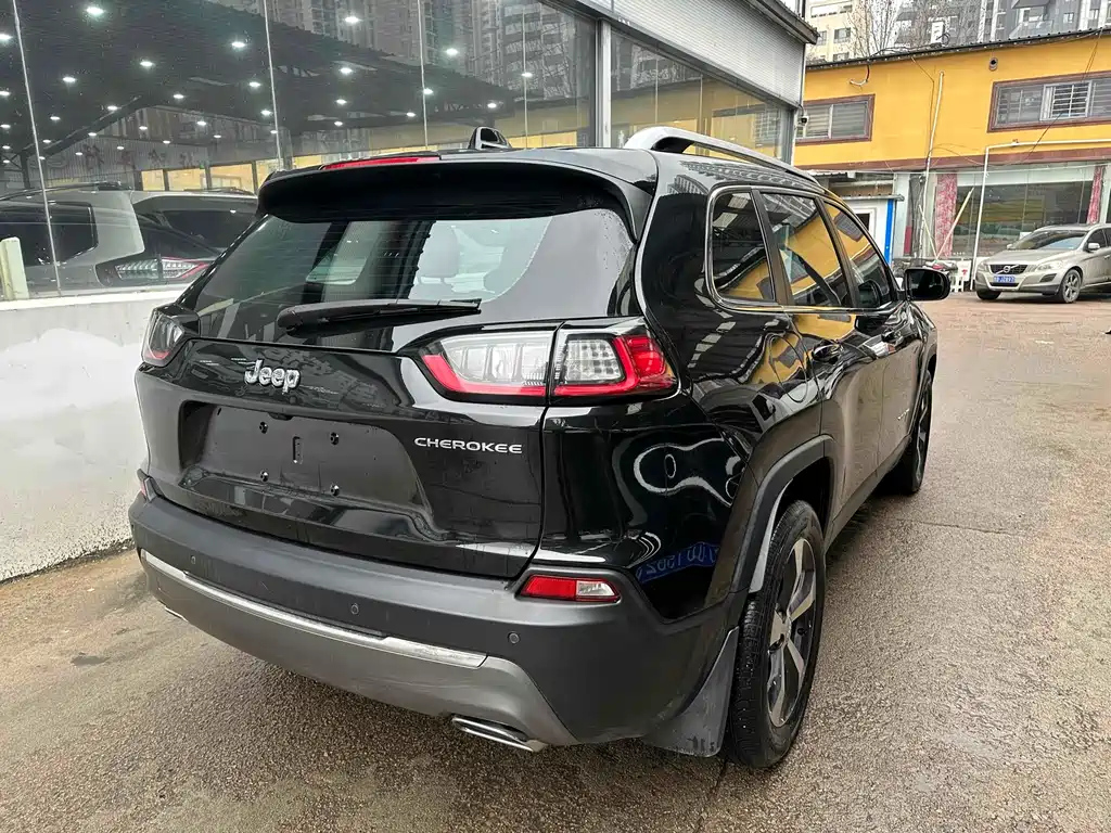 JEEP CHEROKEE 2021