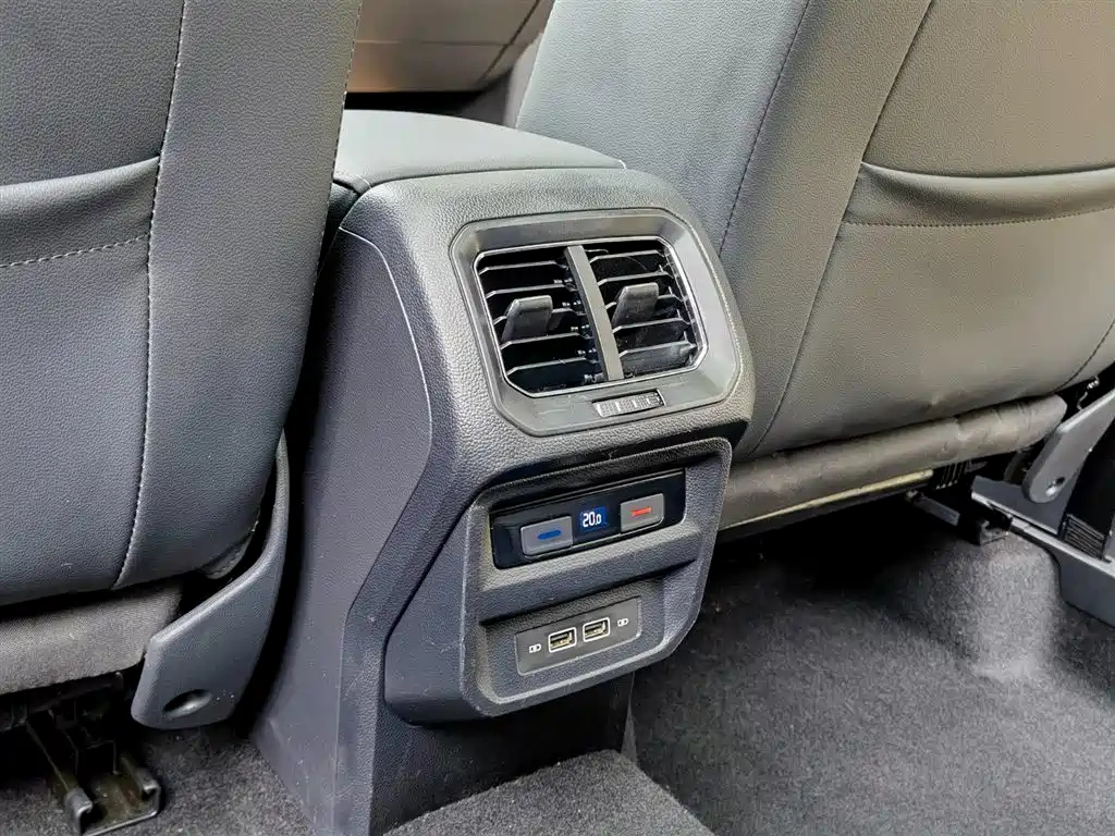 VOLKSWAGEN TIGUAN L 2021