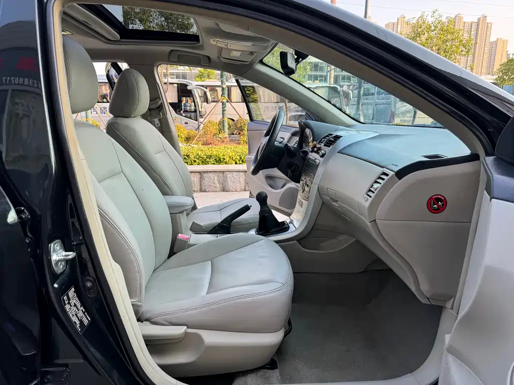 TOYOTA COROLLA 2012