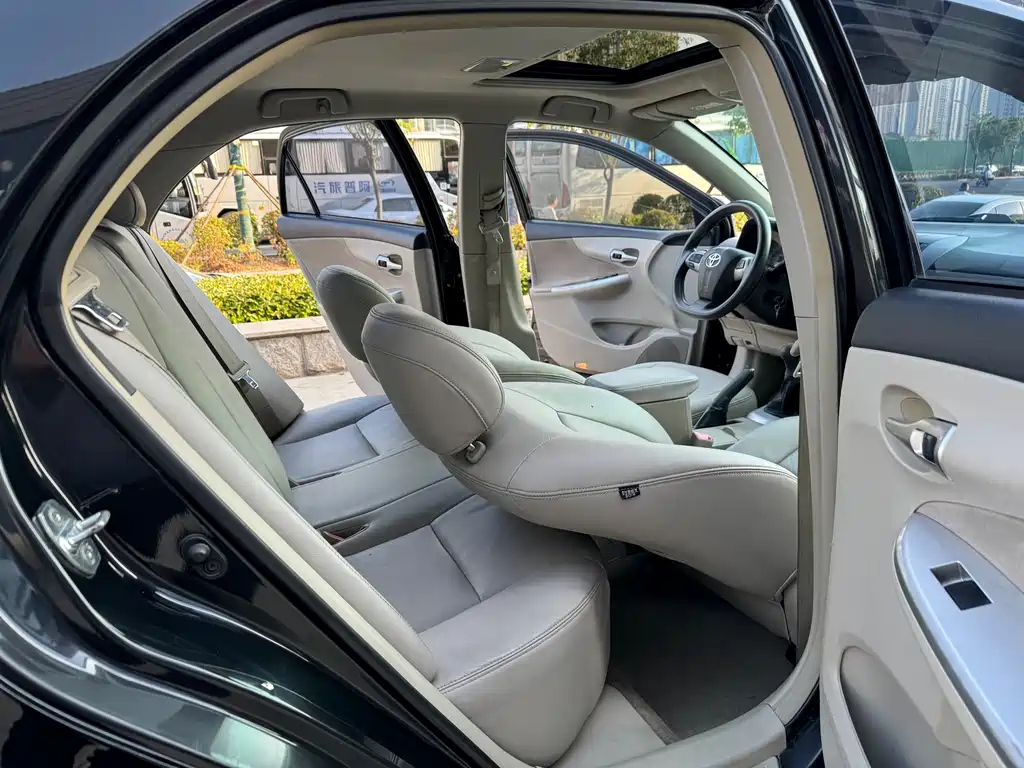 TOYOTA COROLLA 2012