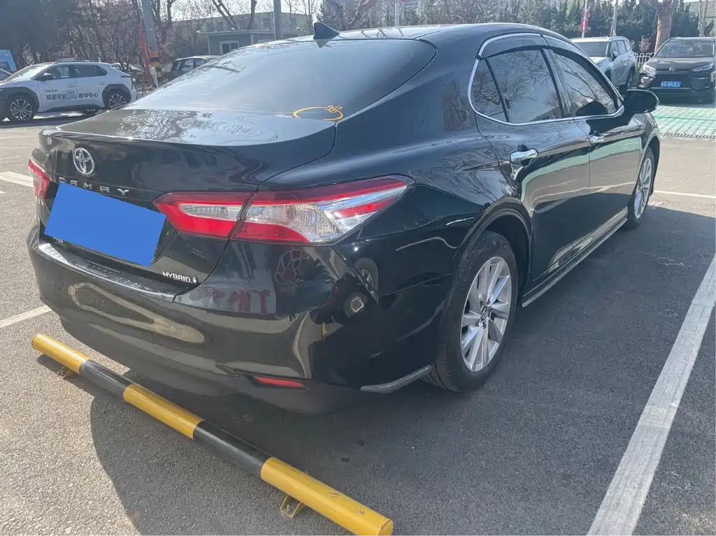 TOYOTA CAMRY 2021