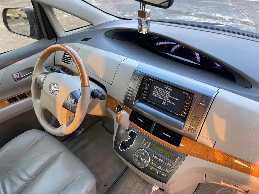 TOYOTA PREVIA 2011