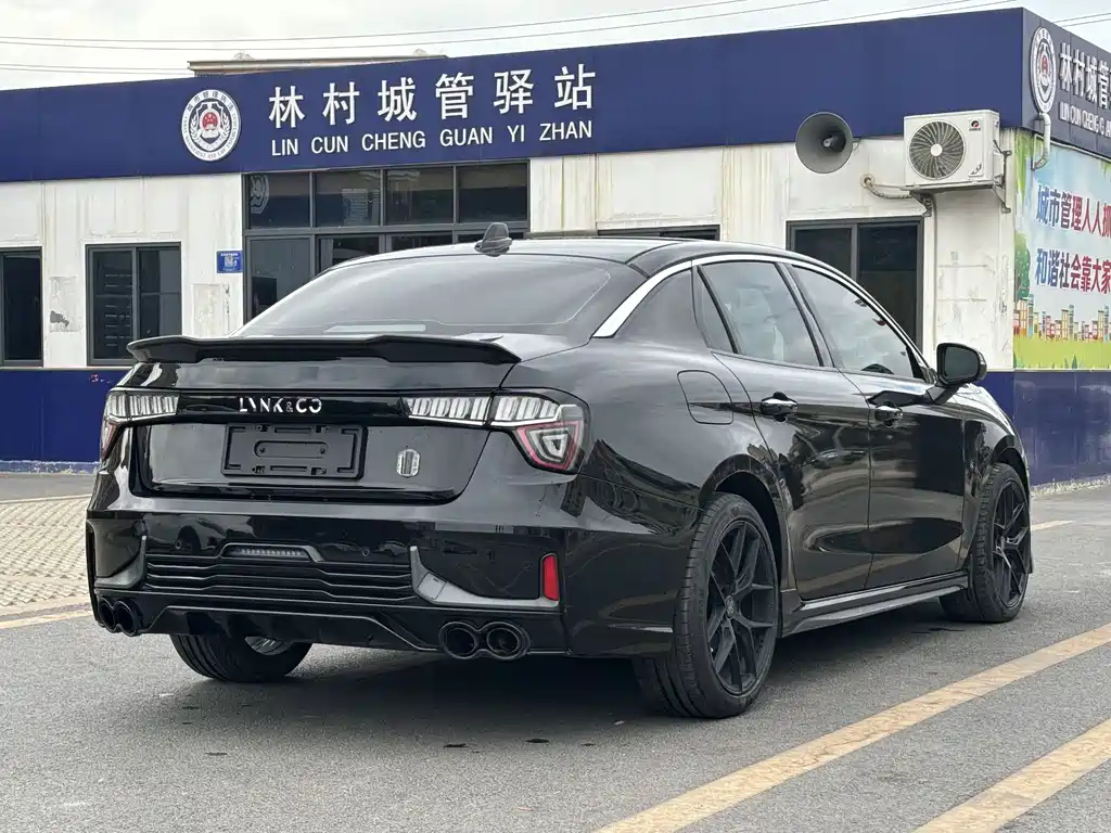 LYNK&CO 03 2020