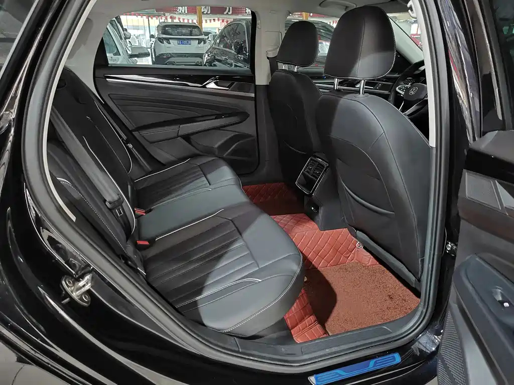 VOLKSWAGEN PASSAT 2022