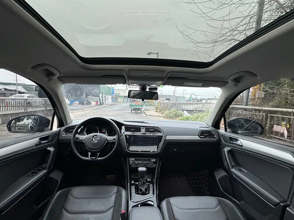 VOLKSWAGEN TIGUAN L 2020