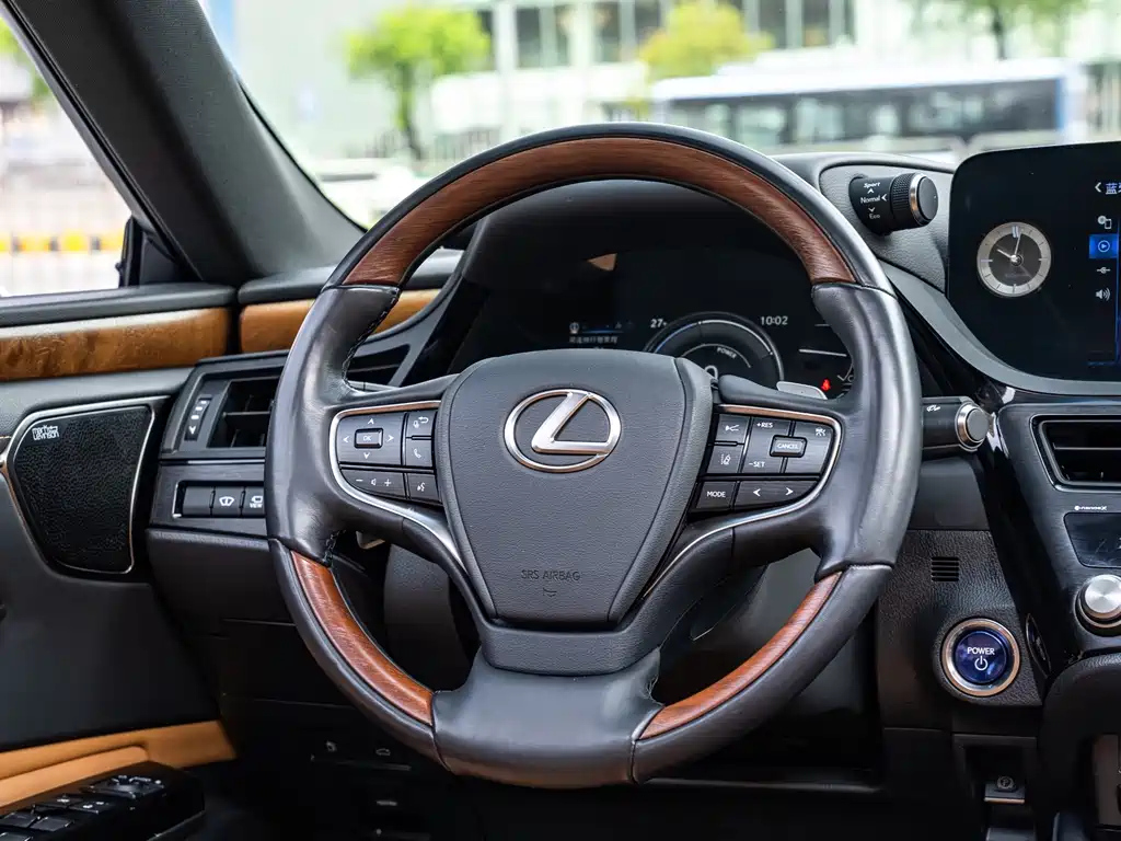 LEXUS ES 2022