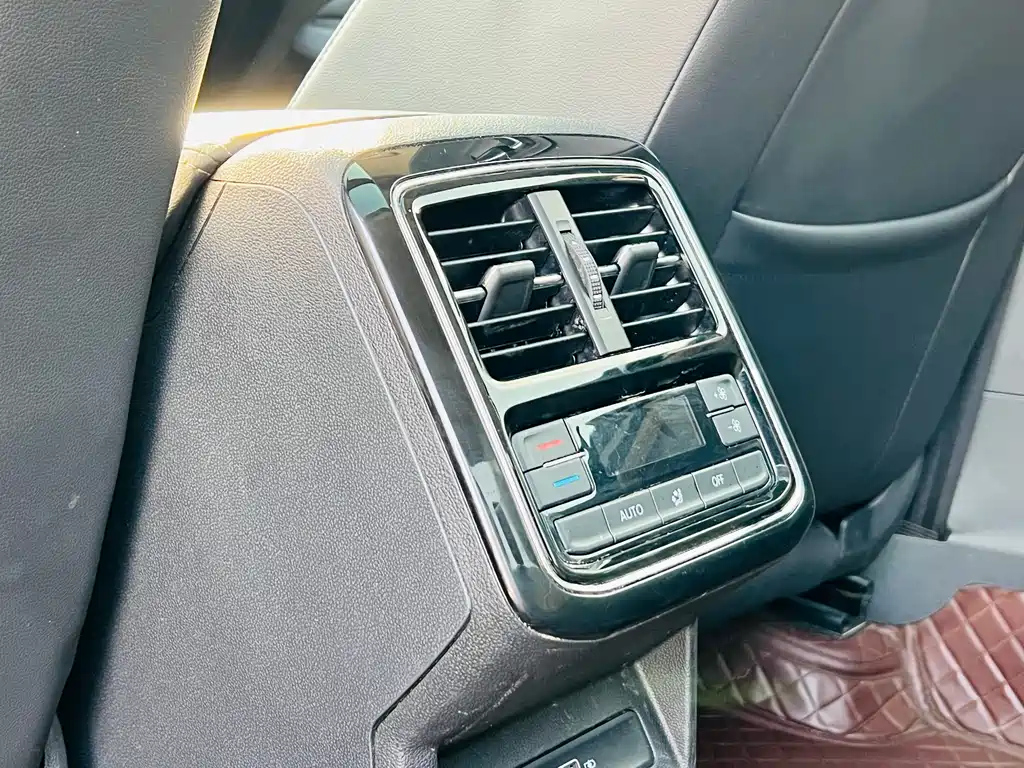 VOLKSWAGEN PASSAT 2020
