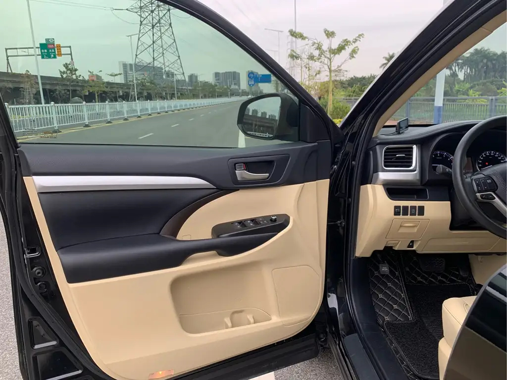 TOYOTA HIGHLANDER 2020