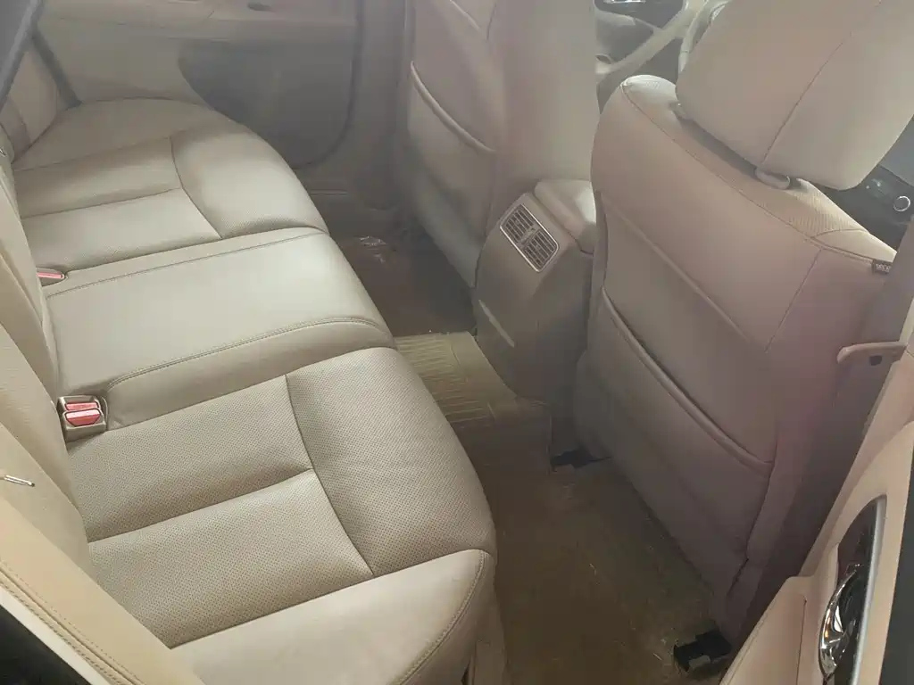 NISSAN TEANA 2015