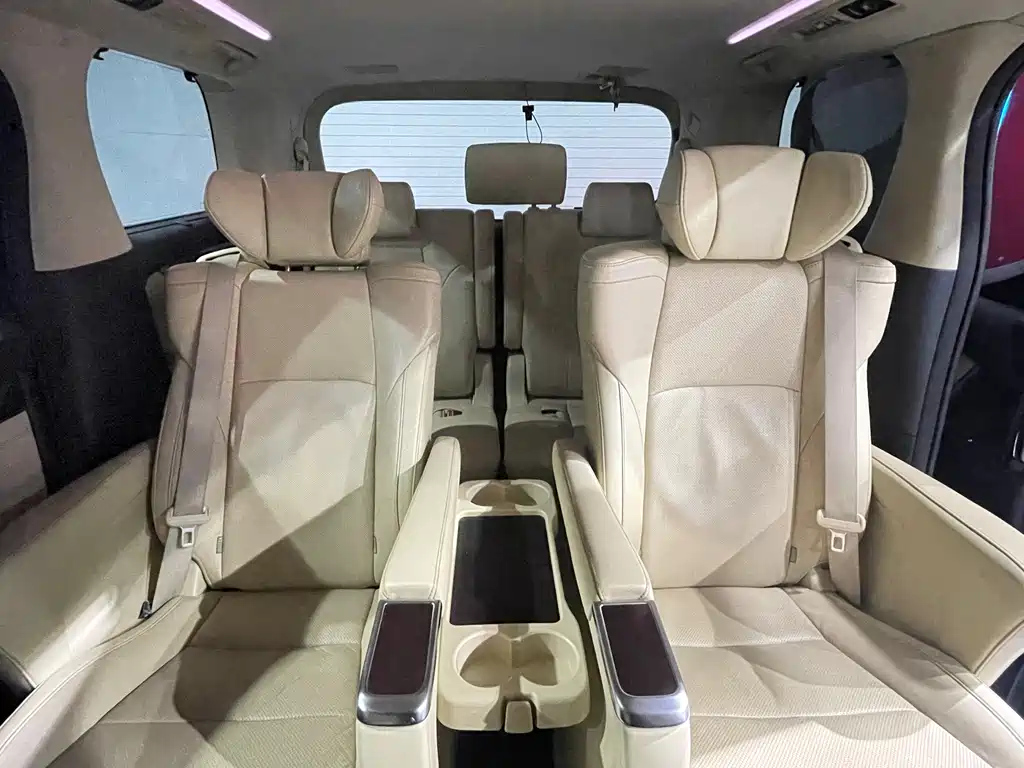 TOYOTA ALPHARD 2018