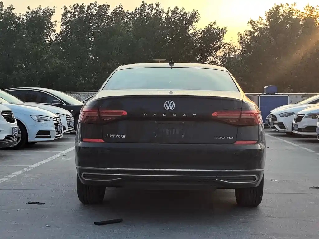 VOLKSWAGEN PASSAT 2021