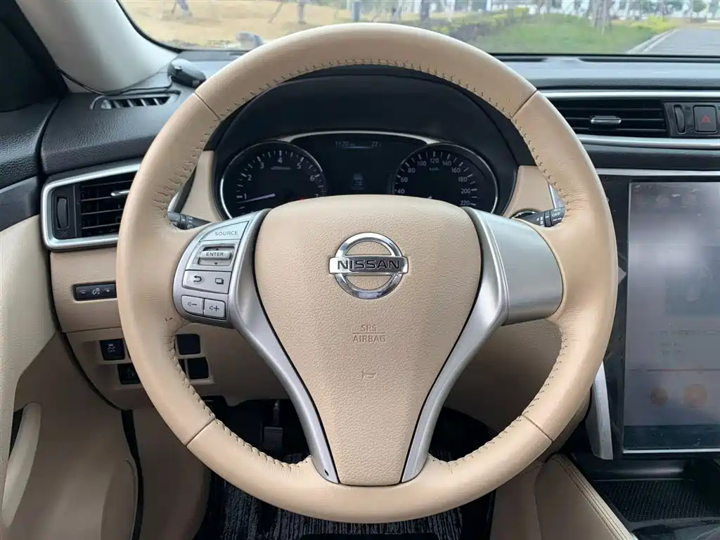 NISSAN X-TRAIL 2017