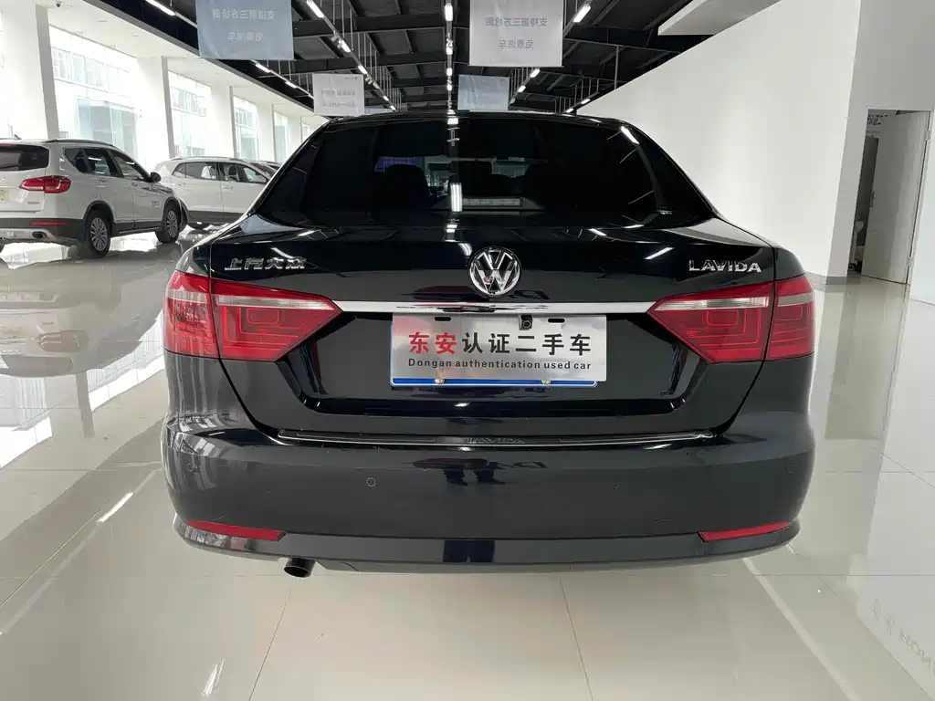 VOLKSWAGEN LAVIDA 2017