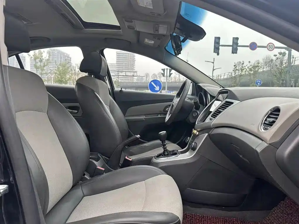 CHEVROLET CRUZE 2012