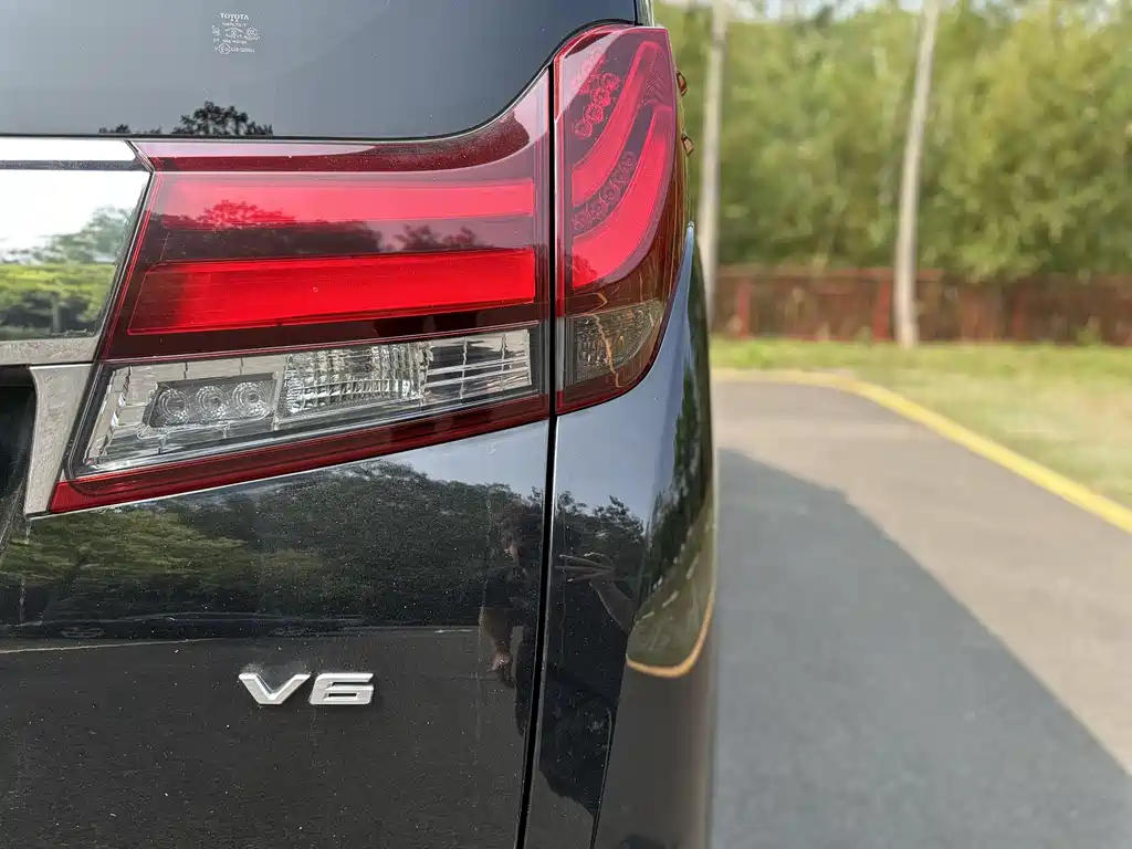 TOYOTA ALPHARD 2016