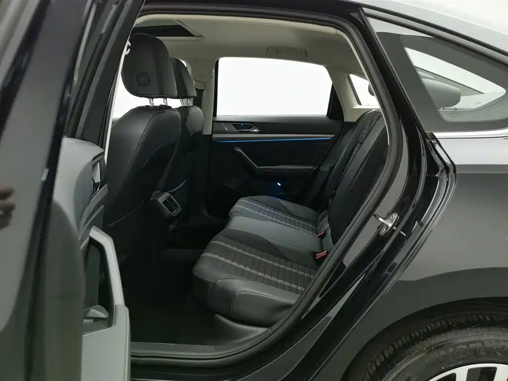VOLKSWAGEN LAVIDA 2022