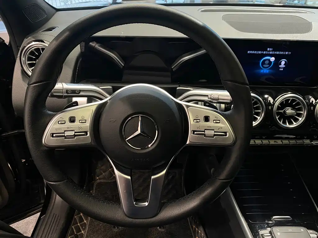 MERCEDES BENZ EQB 2022